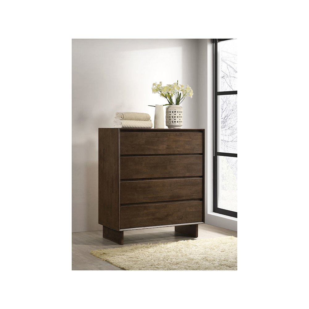 Glenwood 4-drawer Chest of Drawers Warm Brown. Picture 10