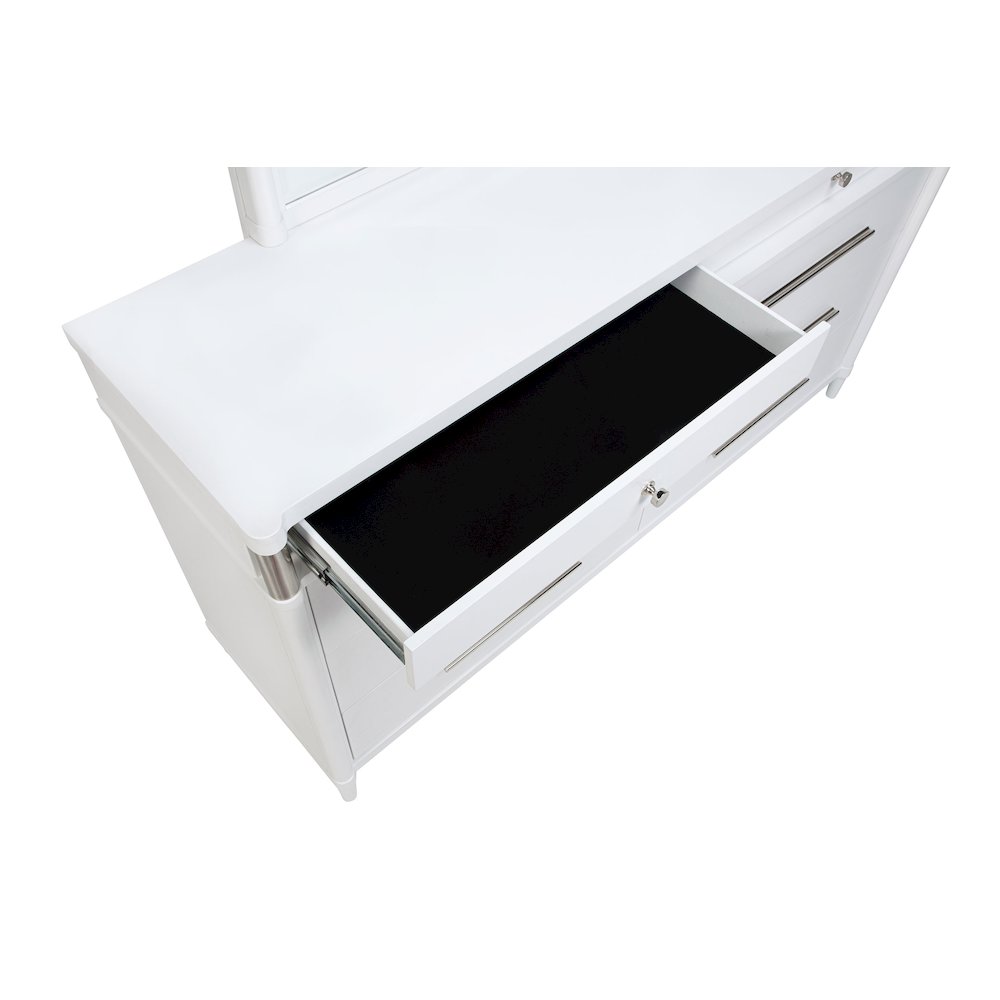 Gracemont 8-drawer Bedroom Dresser with Mirror White. Picture 10