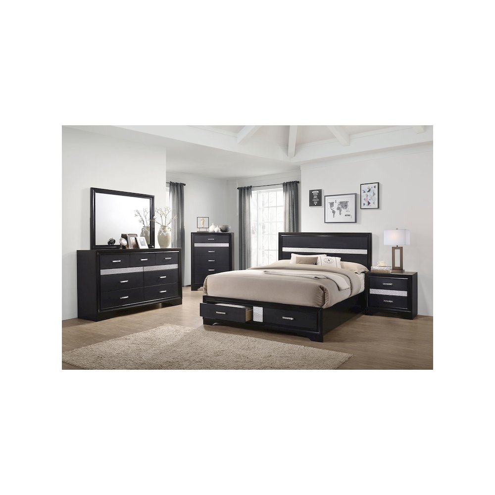 Miranda 4-piece Eastern King Bedroom Set Black. Picture 17