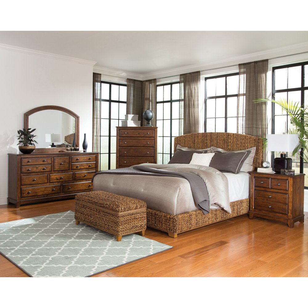 Laughton Banana Leaf California King Panel Bed Amber. Picture 6