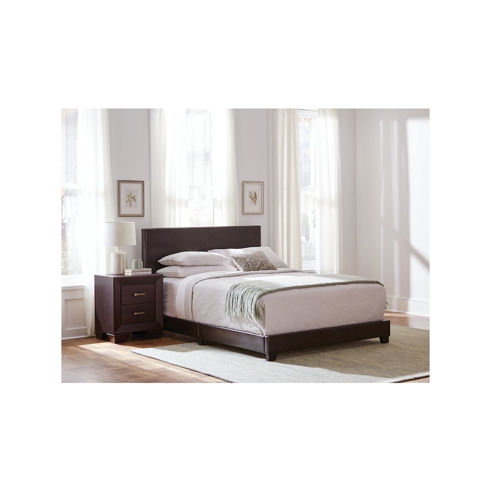 Dorian Upholstered Eastern King Panel Bed Brown. Picture 5