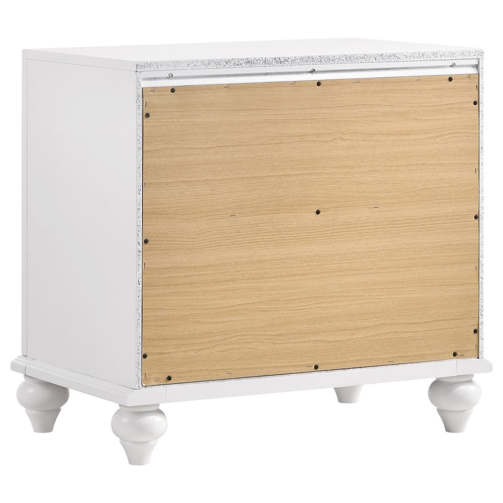 Barzini 4-piece California King Bedroom Set White. Picture 4