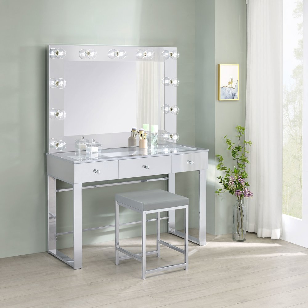 Umbridge 3-drawer Vanity Set with Lighting Chrome and White. Picture 7