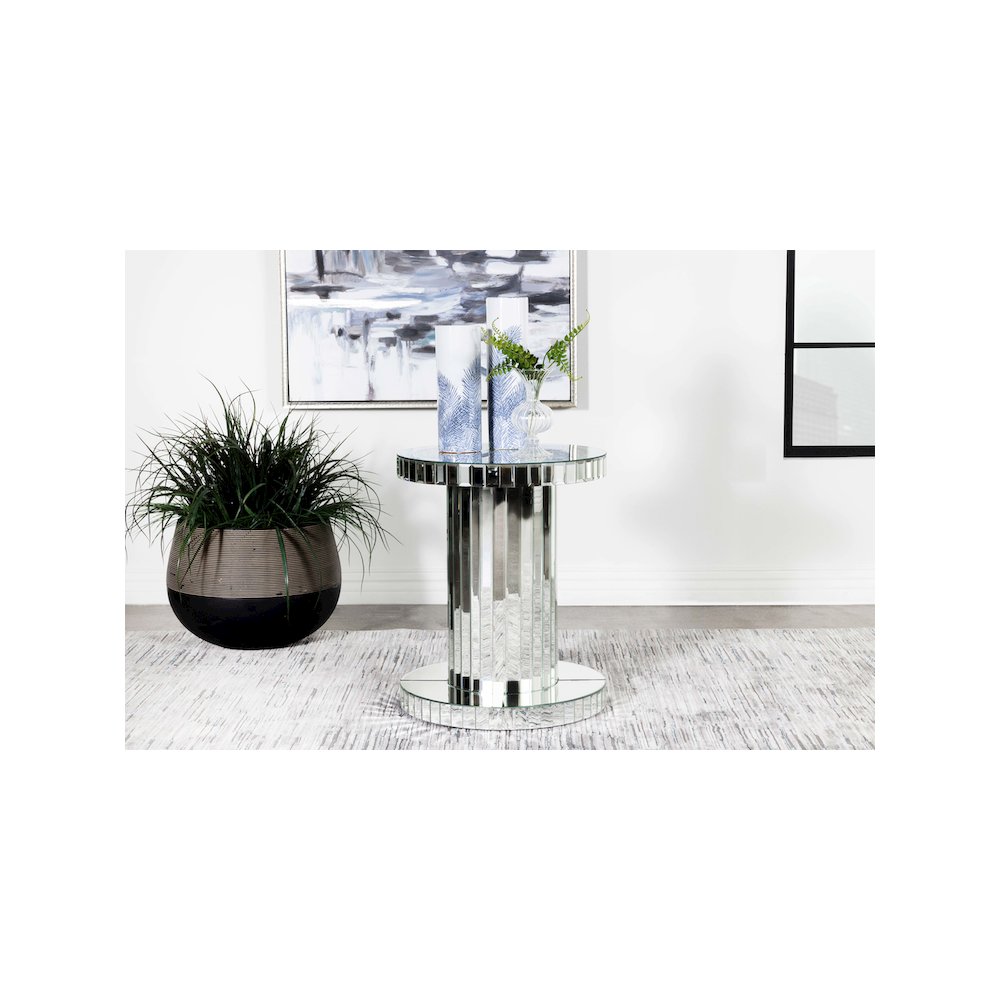 Dorielle Round Mirrored Acrylic Crystal Side Table Silver. Picture 3