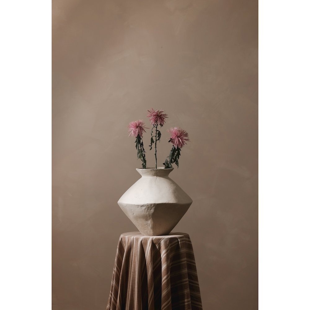 Raja Medium Decorative Vessel White. Picture 8