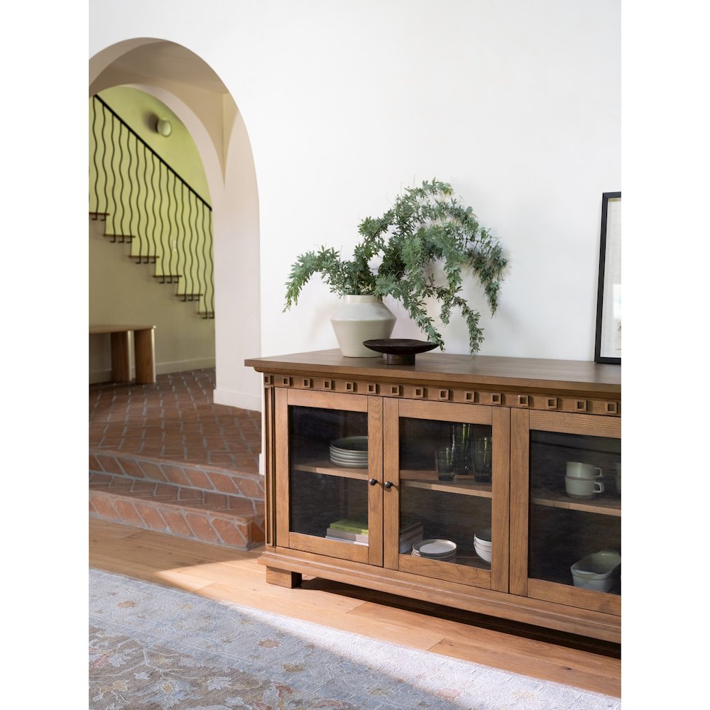 Lillian Sideboard Brown. Picture 2