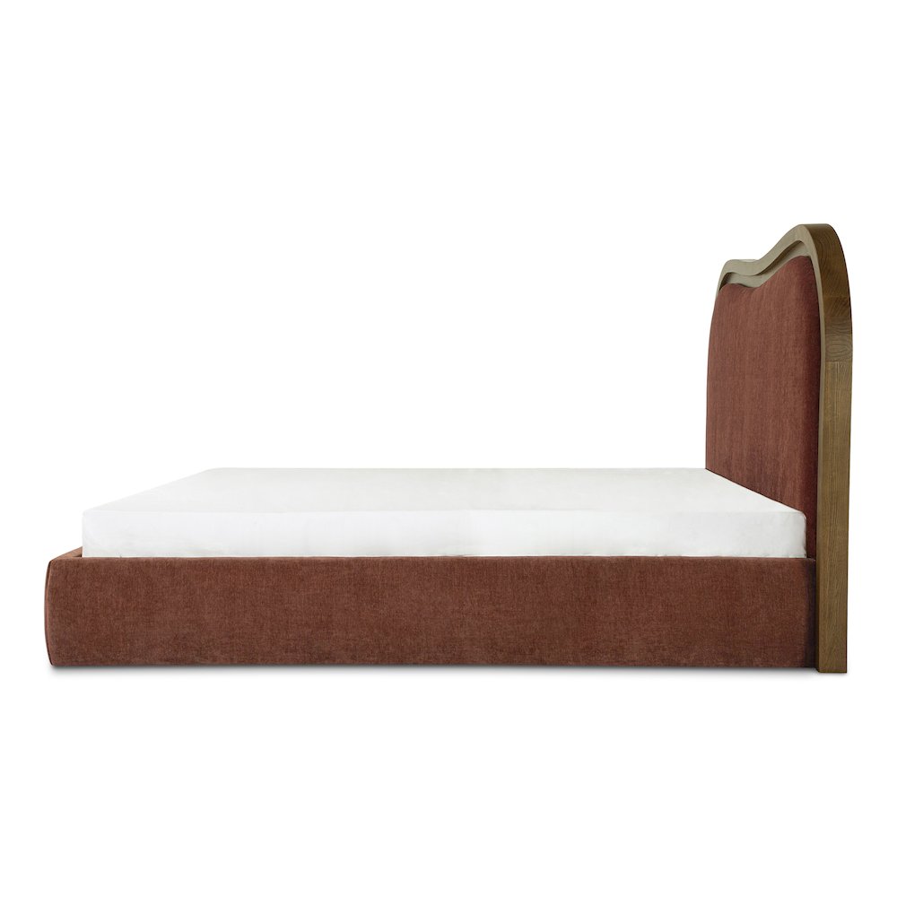 Camilla King Bed Chestnut. Picture 3