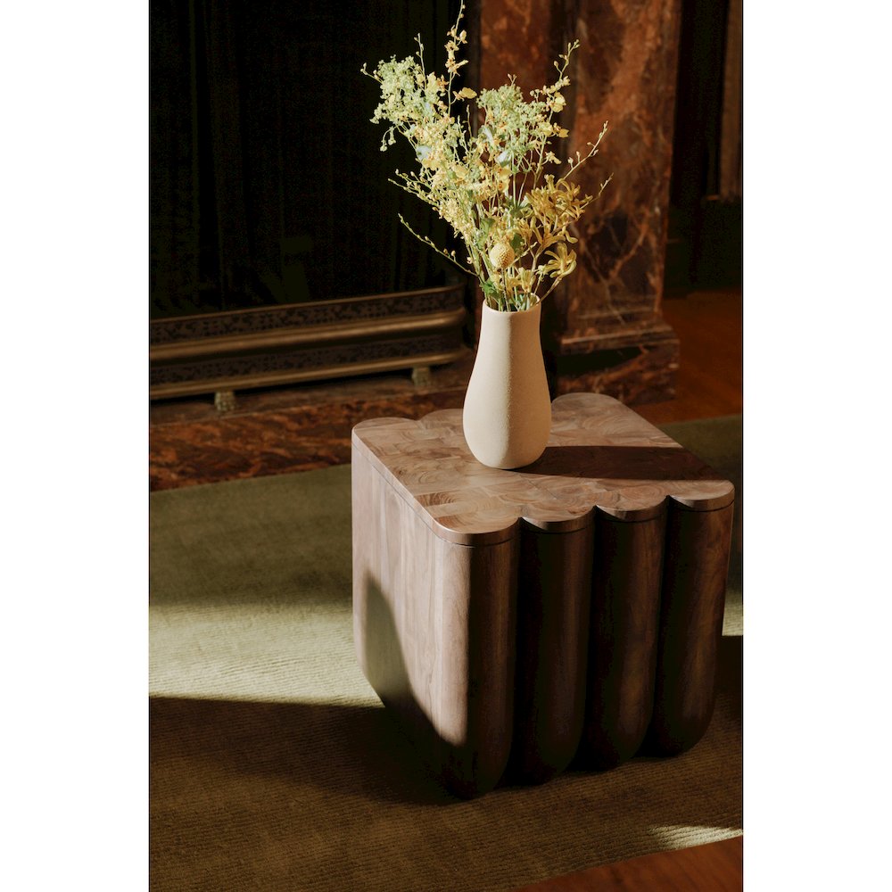 Punyo Punyo Accent Table Espresso Brown. Picture 2