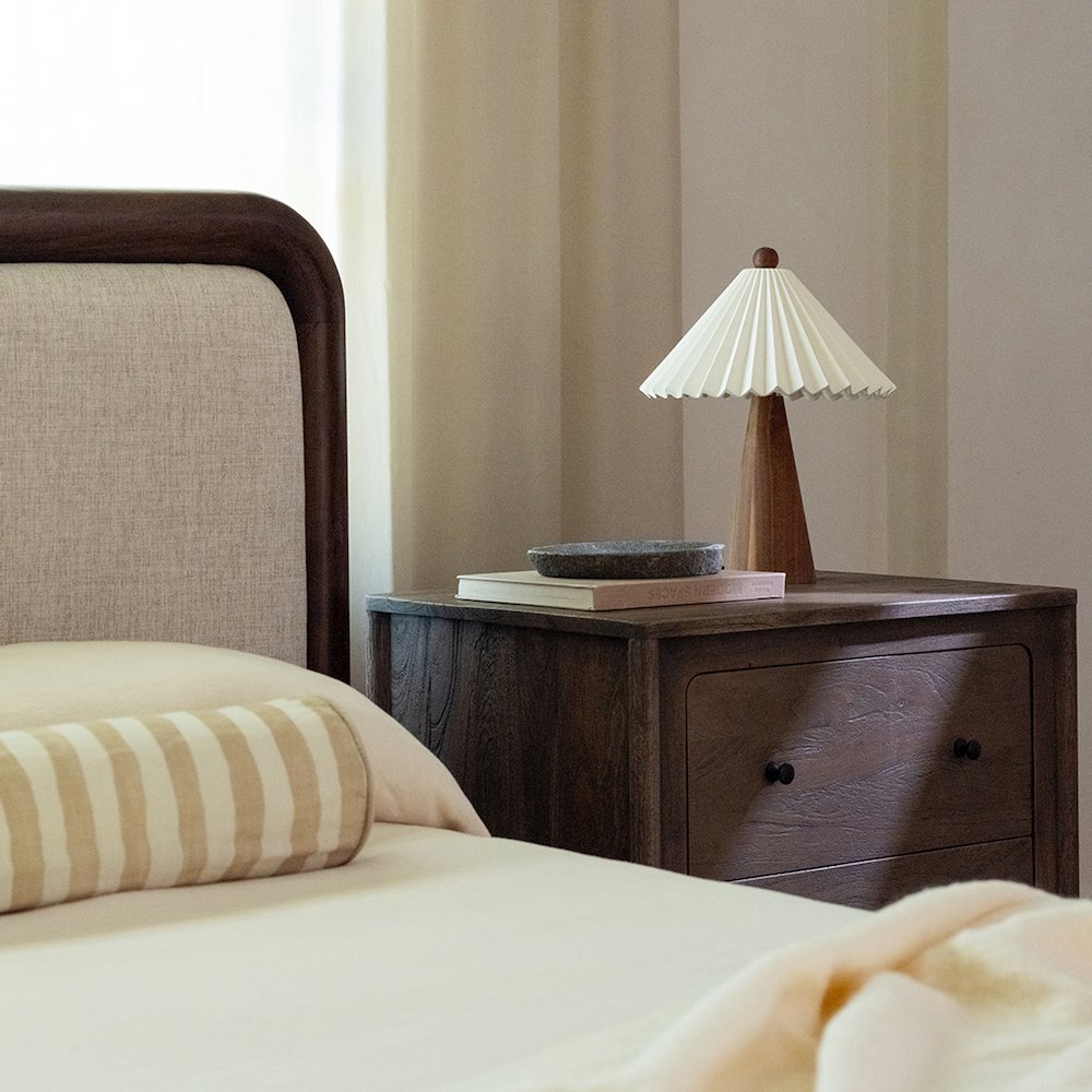 Bower Queen Bed Brown. Picture 2