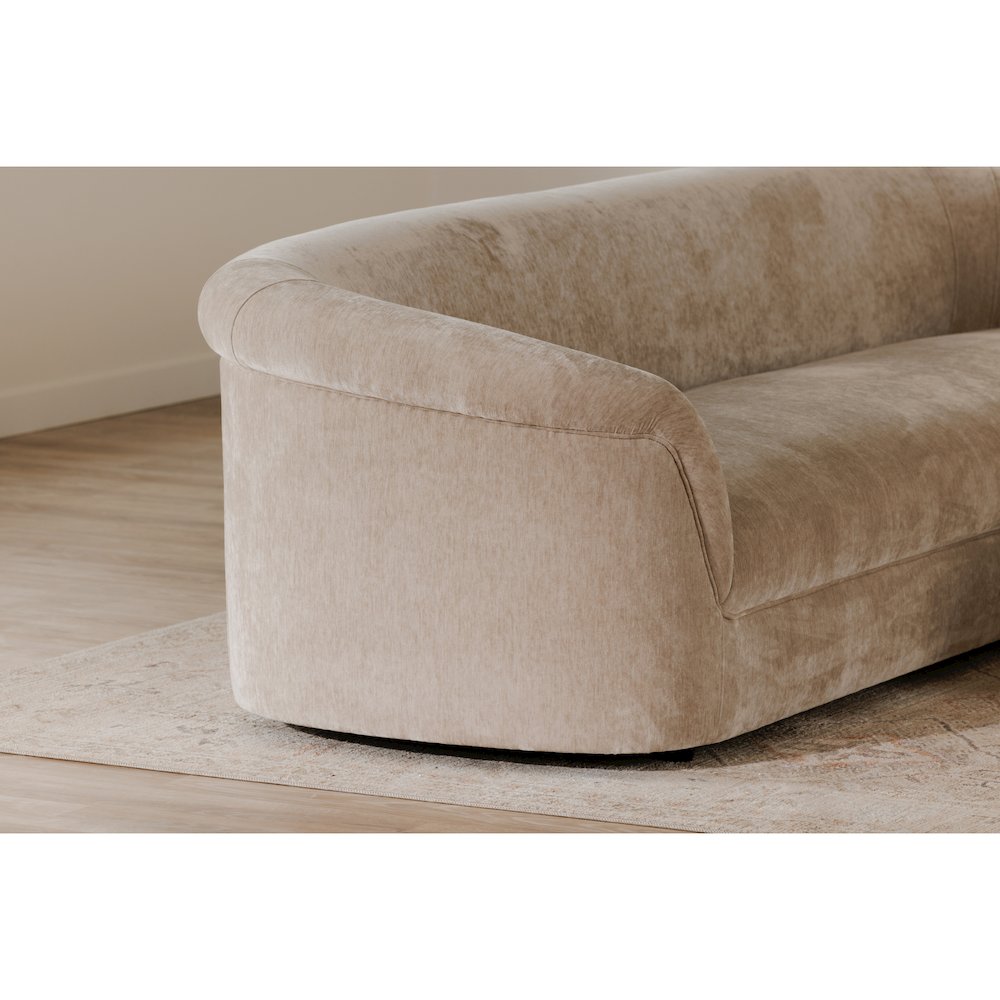 Thora Sofa. Picture 9