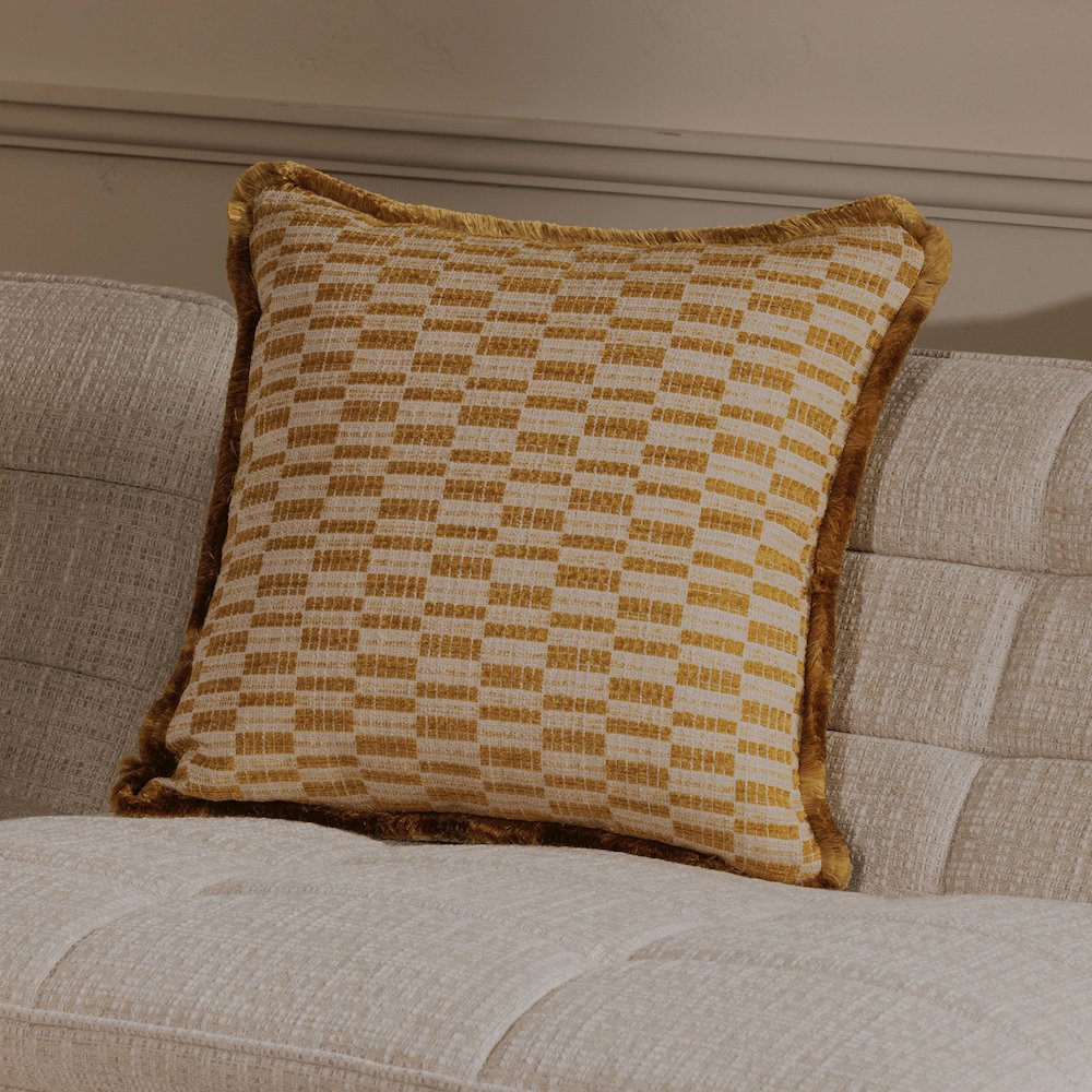 Leone Cushion Chartreuse. Picture 5
