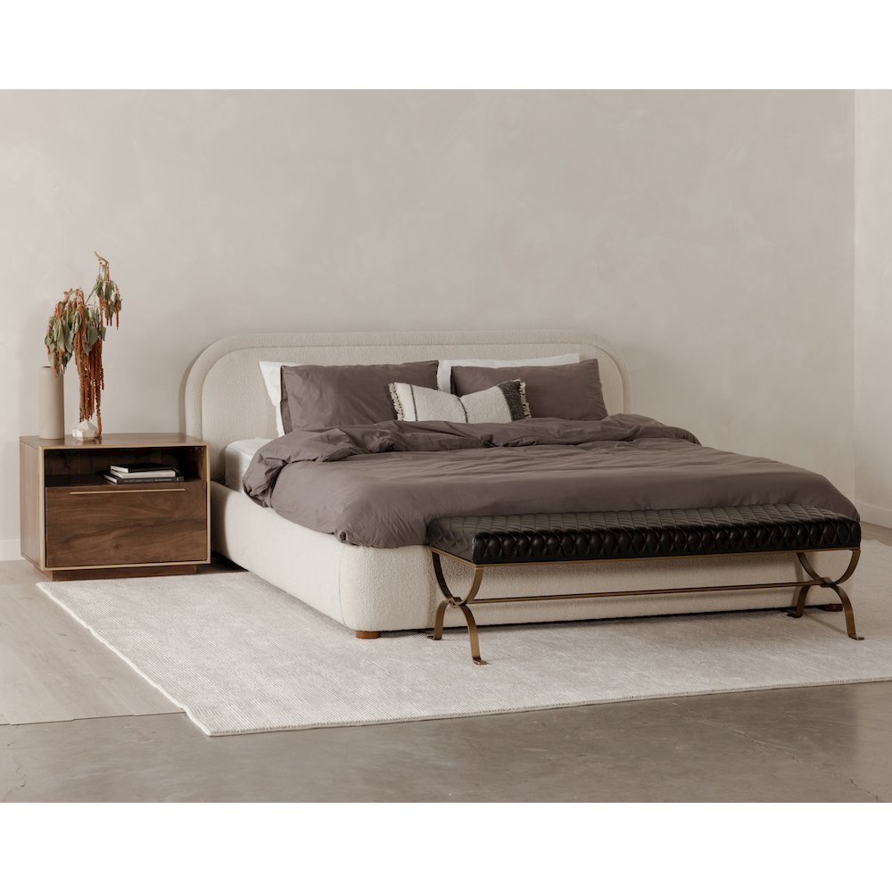 Colin Queen Bed. Picture 11
