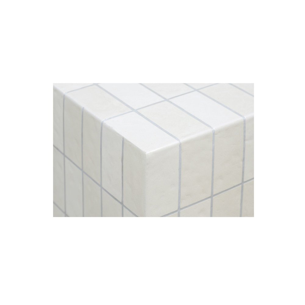 Farren Outdoor Side Table Cream. Picture 4