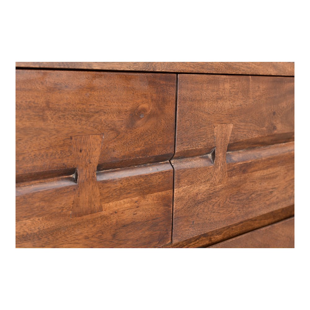 Madagascar Dresser. Picture 5