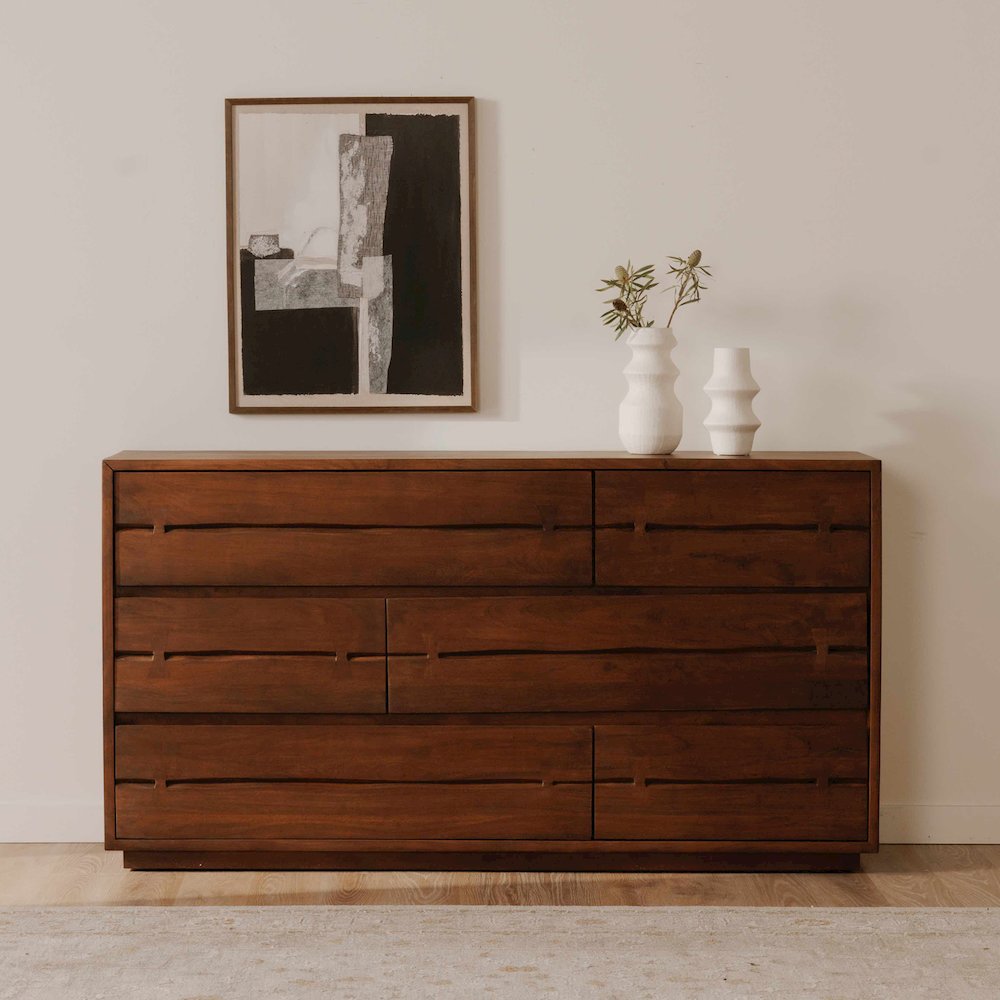 Madagascar Dresser. Picture 10
