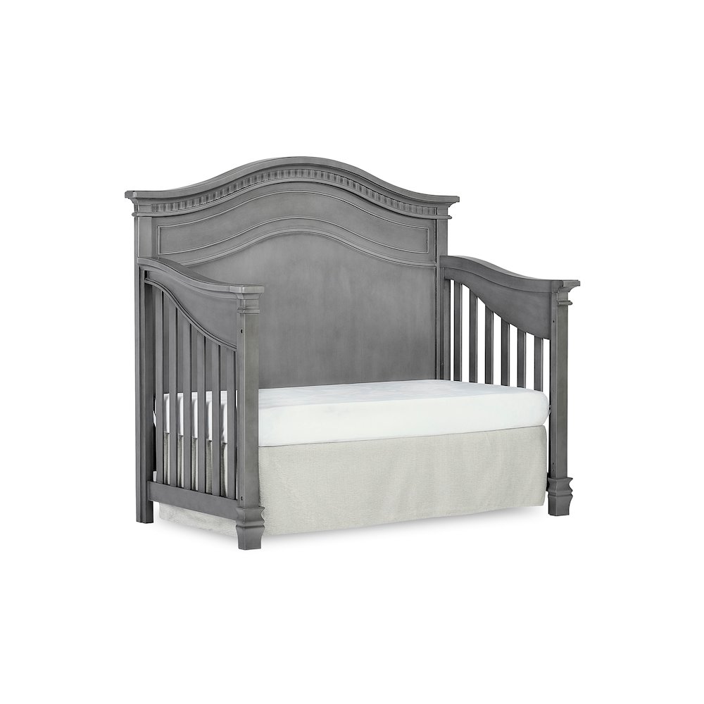Crib. Picture 2
