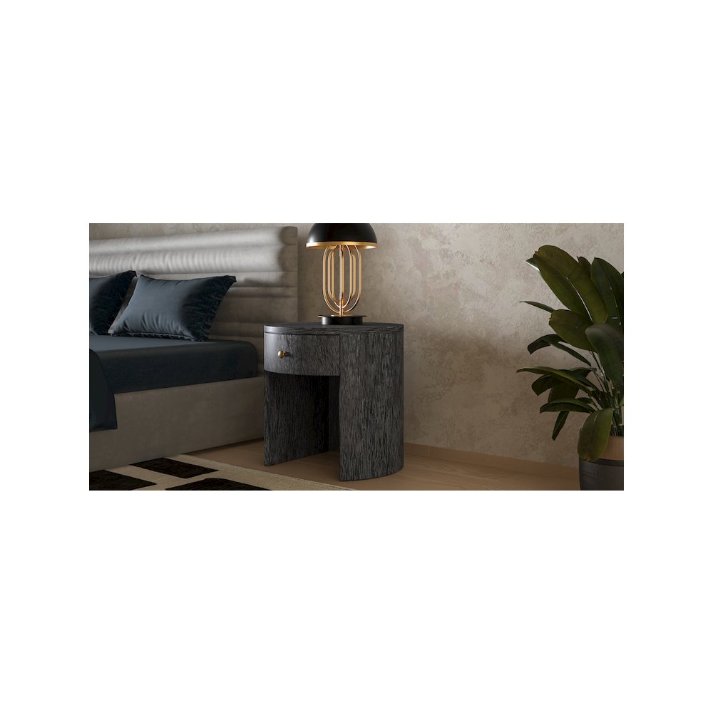 Watkins Round Side/End Table. Picture 9