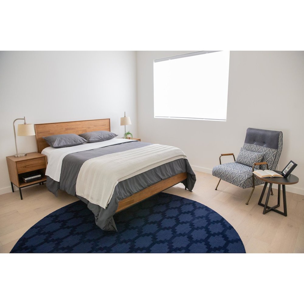 Hathaway Queen Bed Set. Picture 4