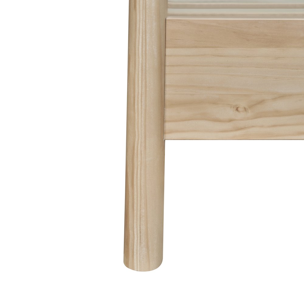 Bloomfield Queen Canopy Bed Set. Picture 9