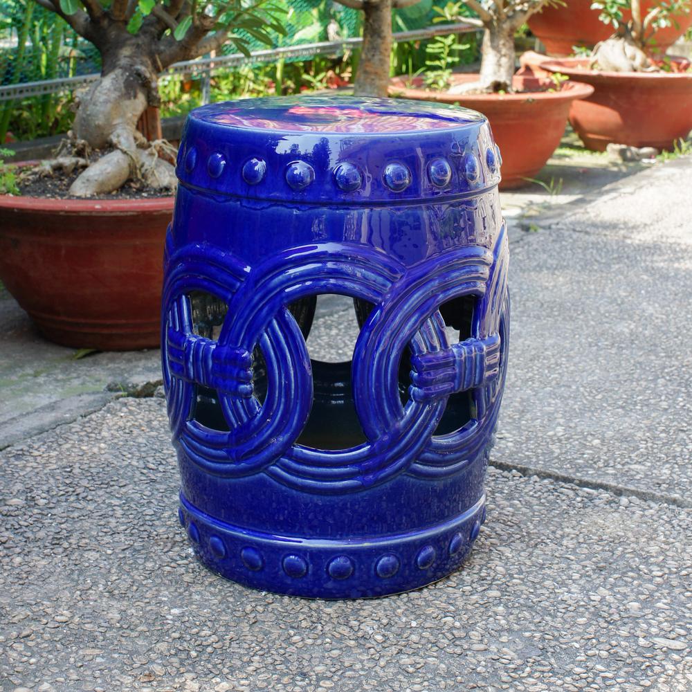 Infinity Chain Garden Stool. Picture 1