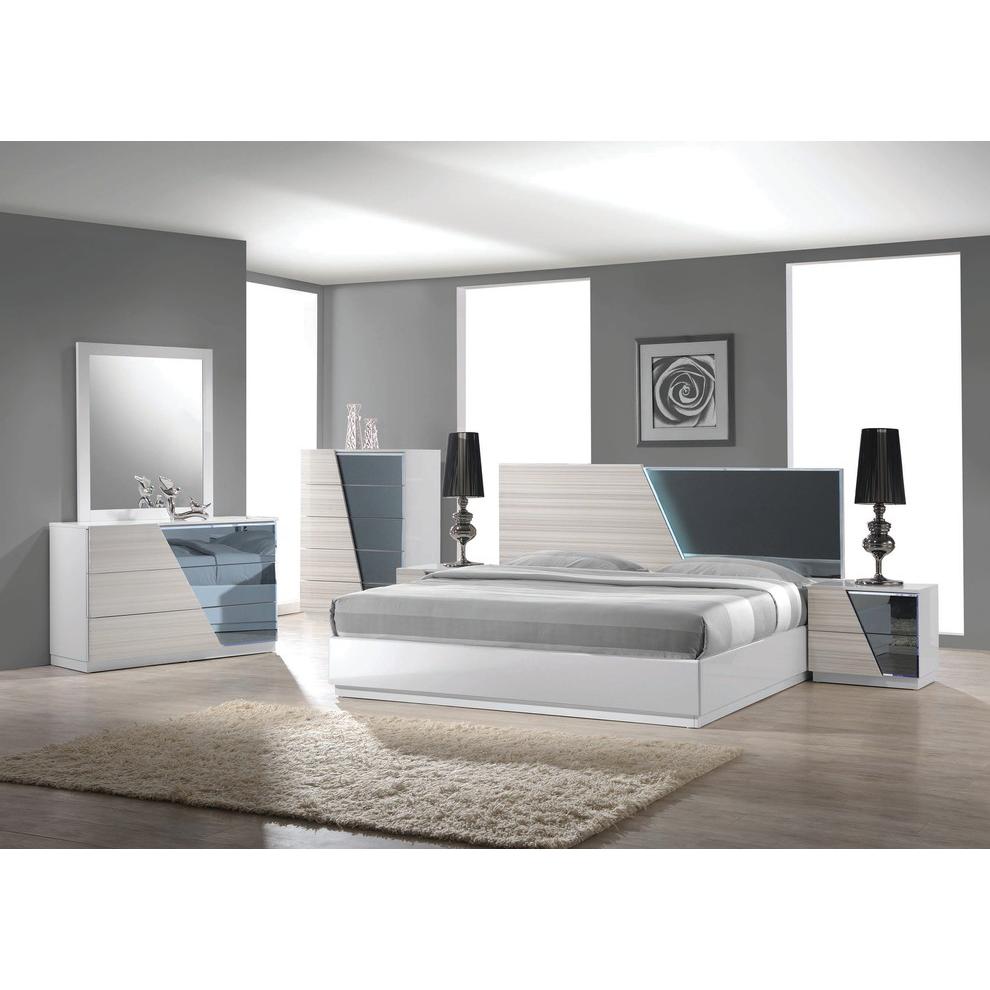 Best Master Manchester 5-Piece Wood Cal King Bedroom Set in Zebra/White. Picture 2