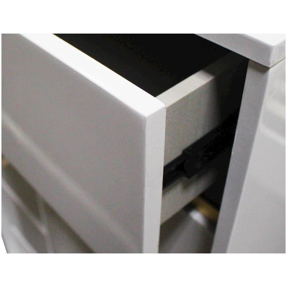 Best Master Havana 5-Drawer Poplar Wood Bedroom Chest in White/Gold Trim. Picture 3