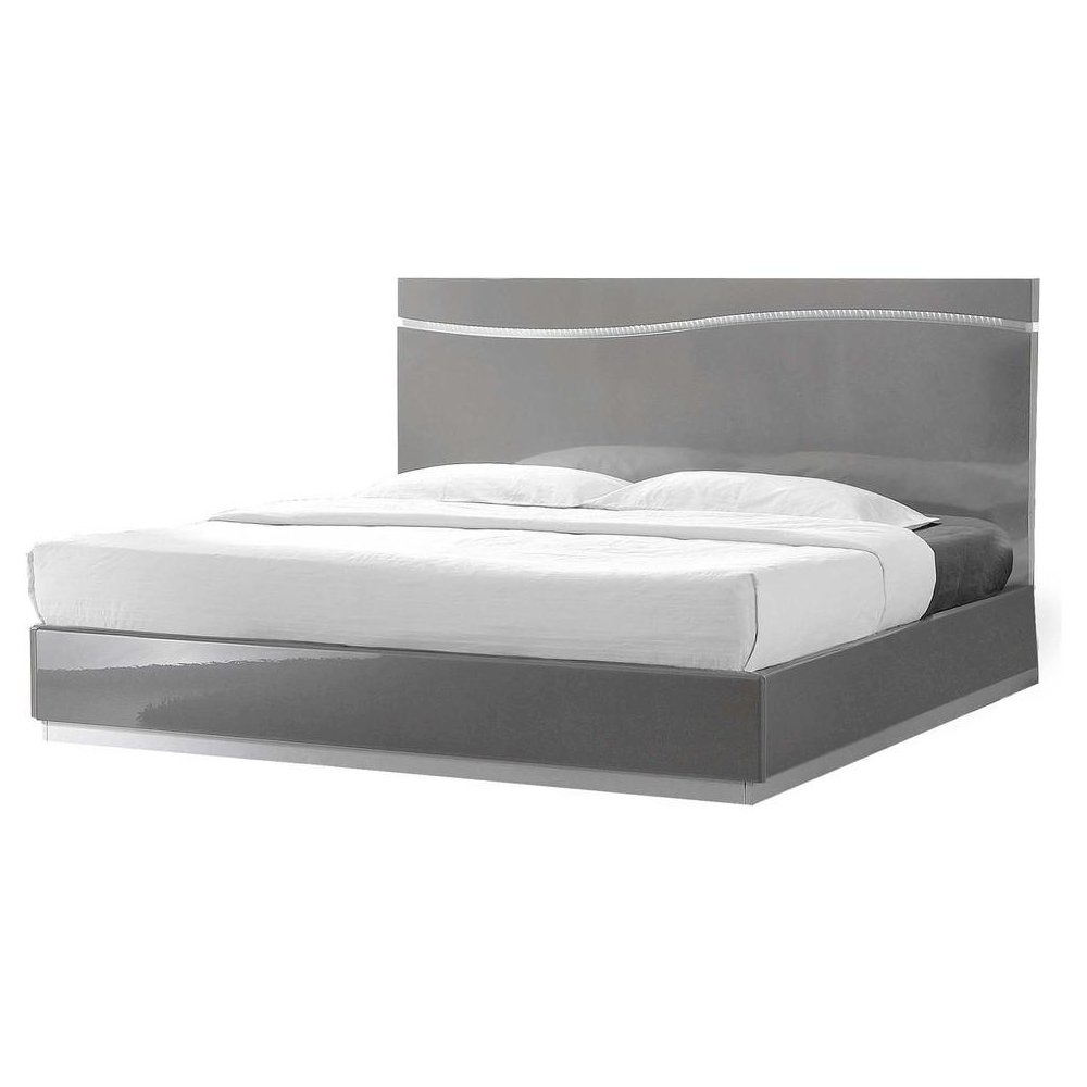 Best Master Leon Poplar Wood Queen Platform Bed in Gray With Silver Base. Picture 1