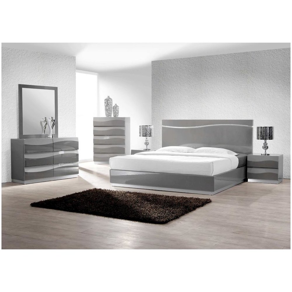 Best Master Leon Poplar Wood Queen Platform Bed in Gray With Silver Base. Picture 3