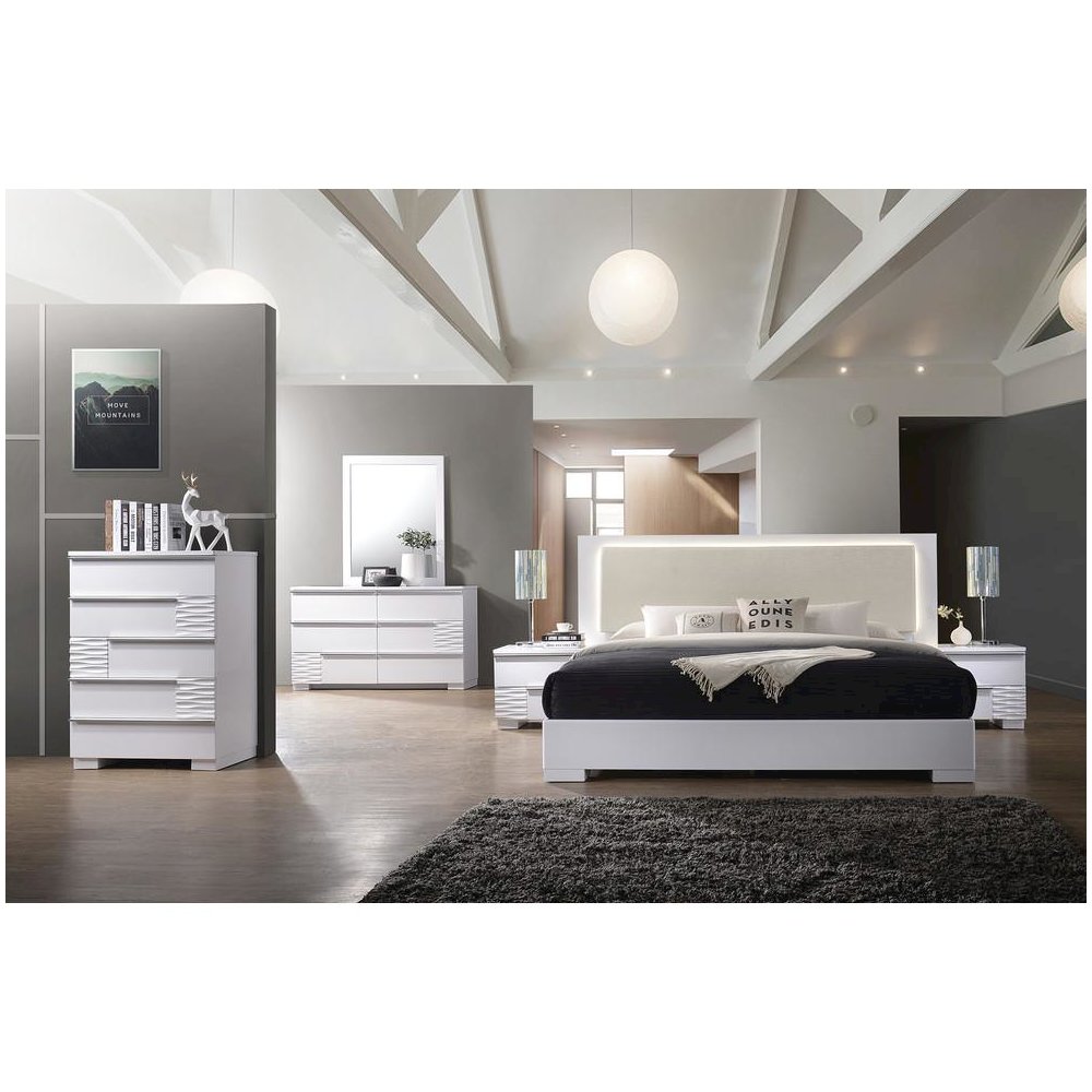 Best Master Athens 5-Drawer Poplar Wood Bedroom Chest in White Lacquer. Picture 5