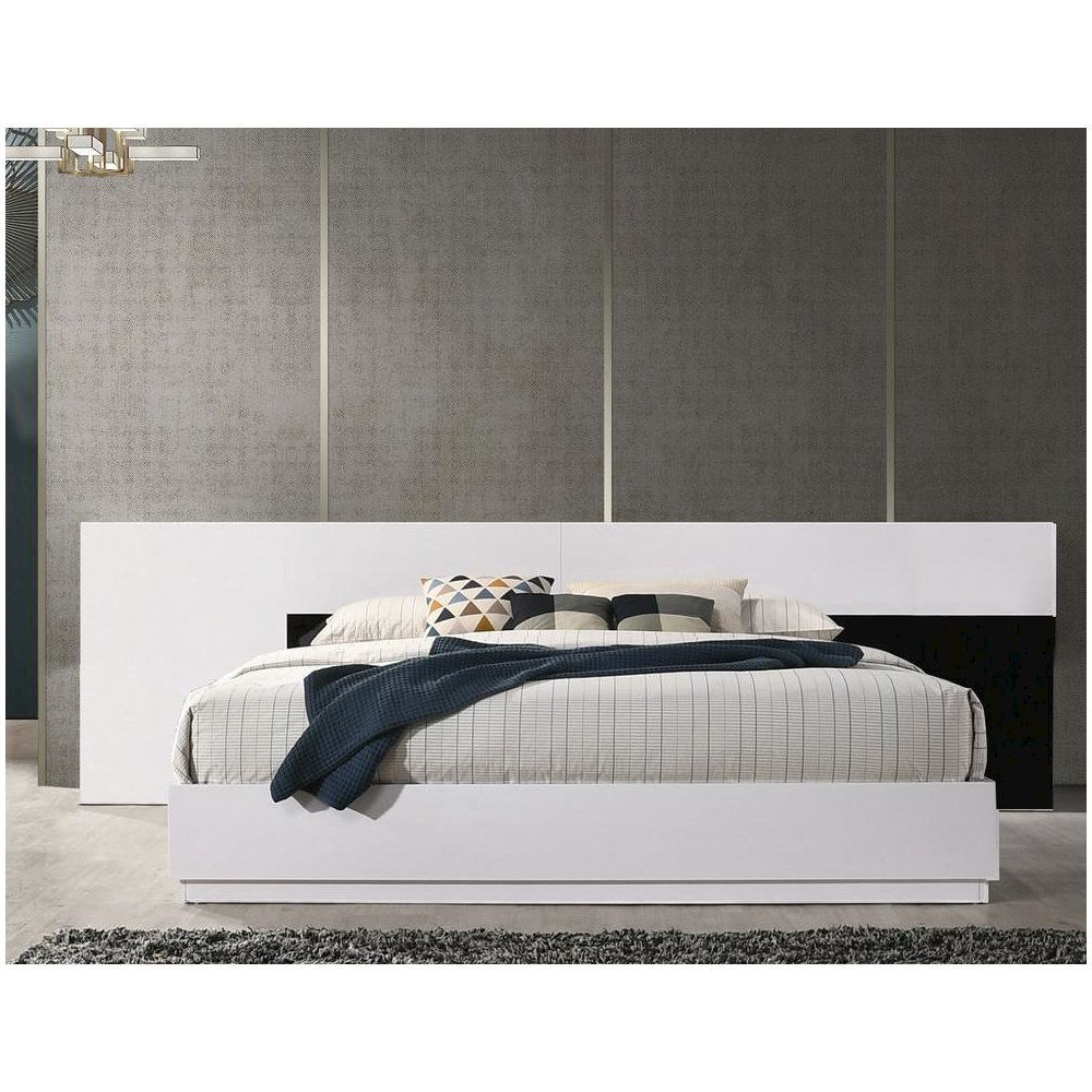 Best Master Bahamas Poplar Wood Eastern King Platform Bed in Black/White. Picture 3