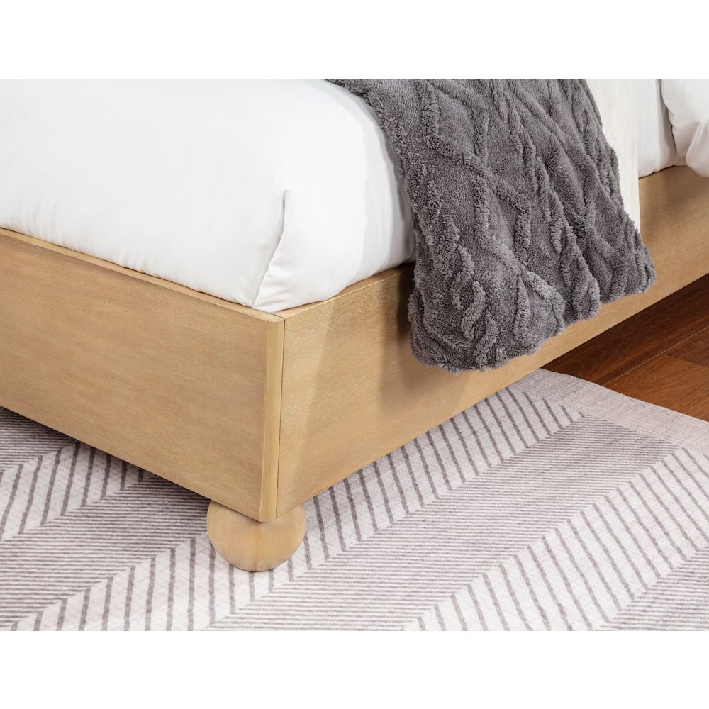 Daplen Scandinavian Modern Queen Bed Frame, Light Oak. Picture 5