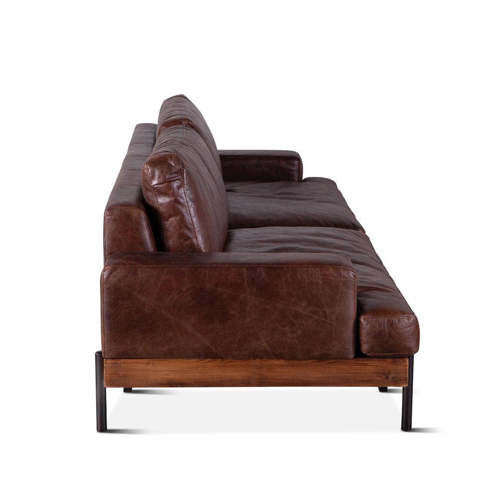 Chiavari Leather Sofa in Geisha Brown. Picture 5