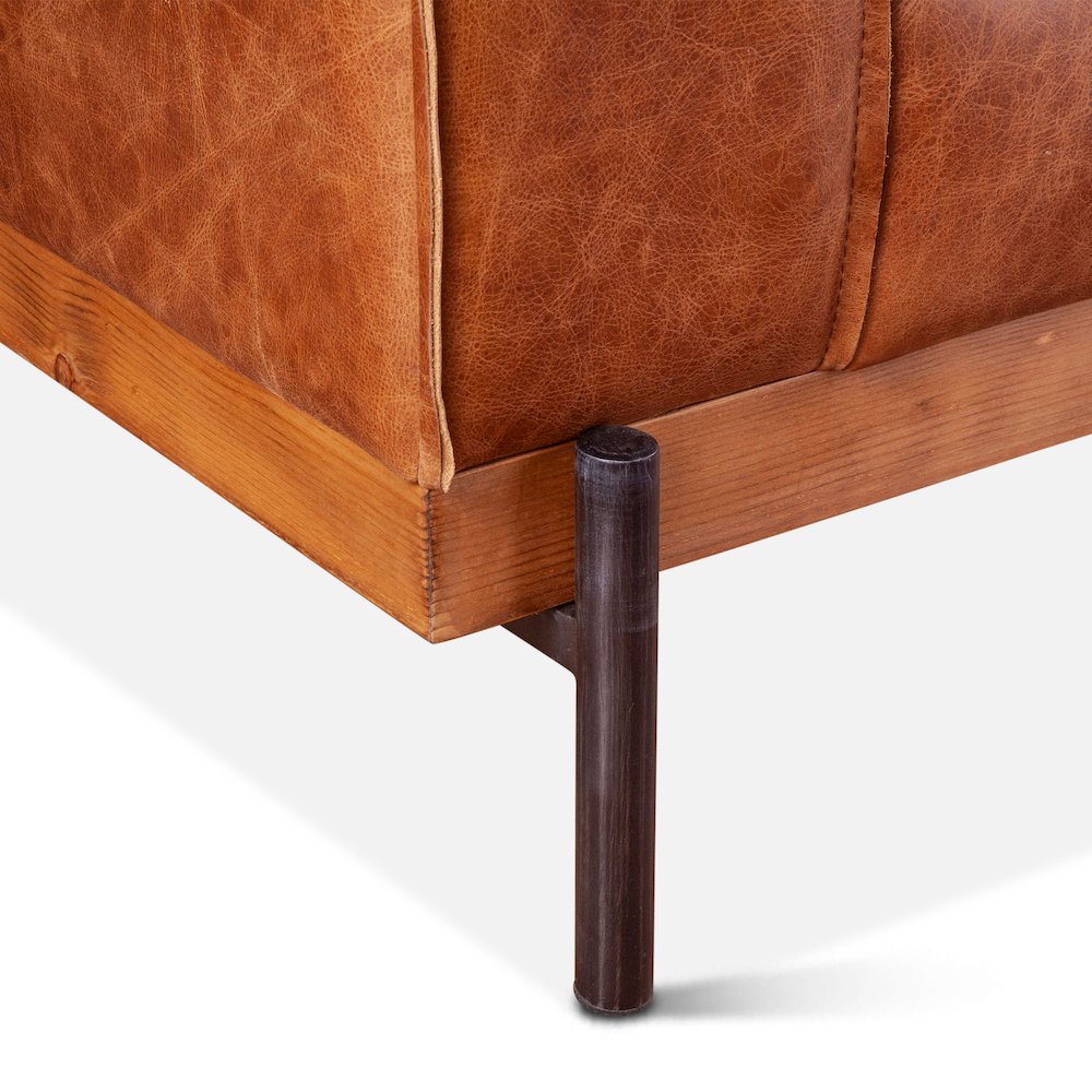 Chiavari Armchair in Vintage Cognac Leather. Picture 3