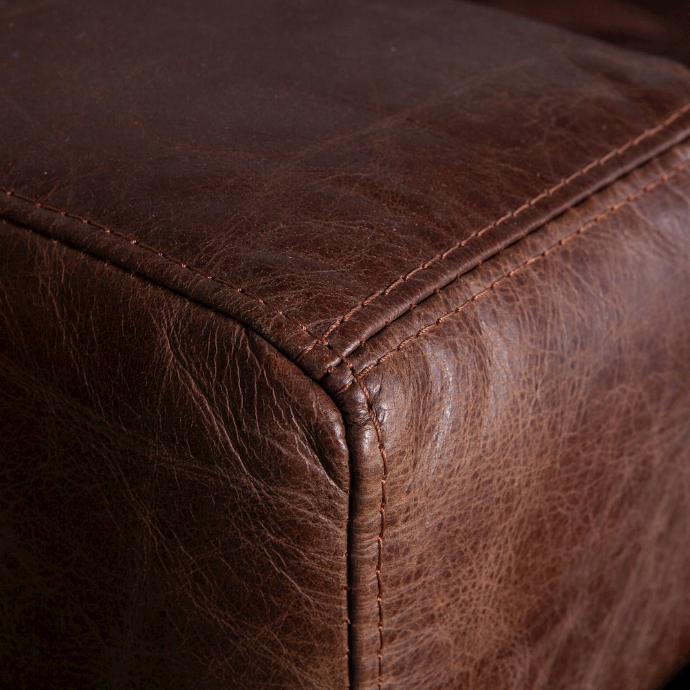 Chiavari Leather Sofa in Geisha Brown. Picture 6