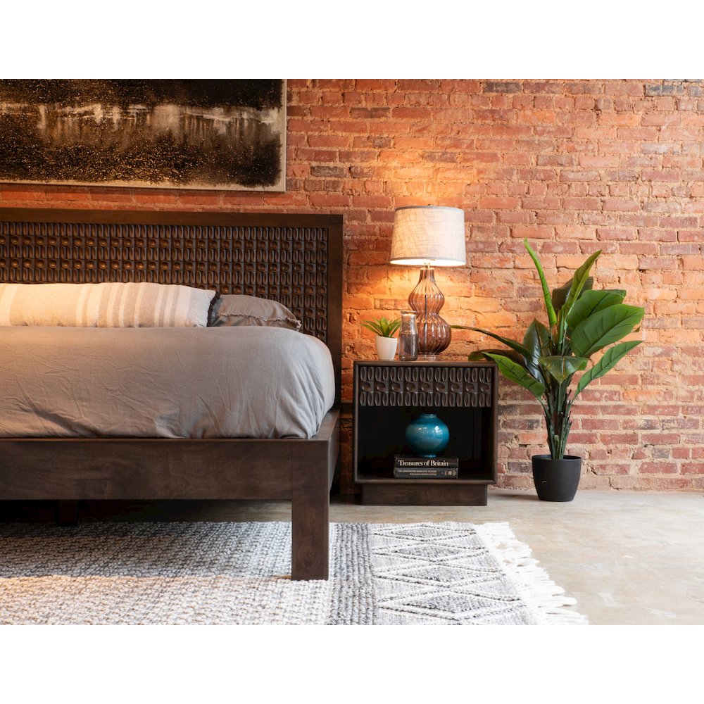 Cairo Queen Bed in Dark Java. Picture 2