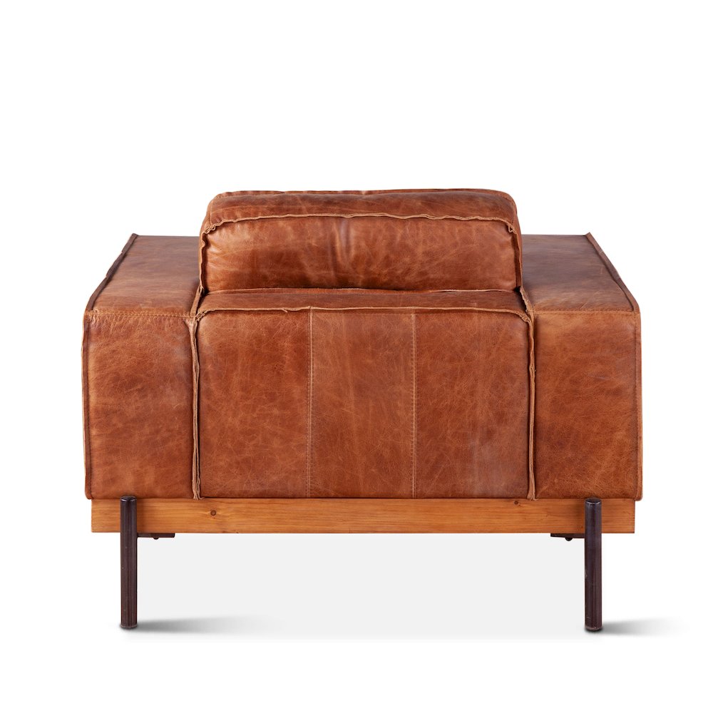 Chiavari Armchair in Vintage Cognac Leather. Picture 6