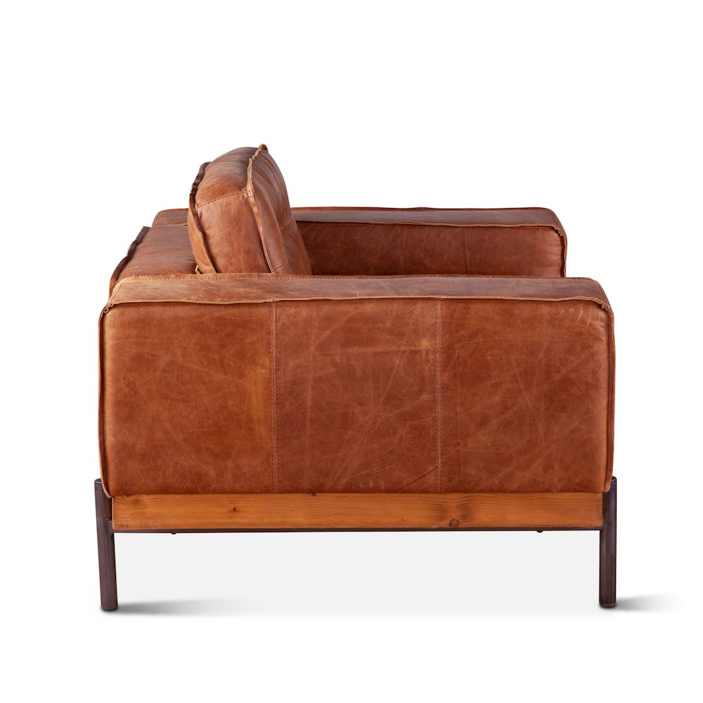 Chiavari Armchair in Vintage Cognac Leather. Picture 7