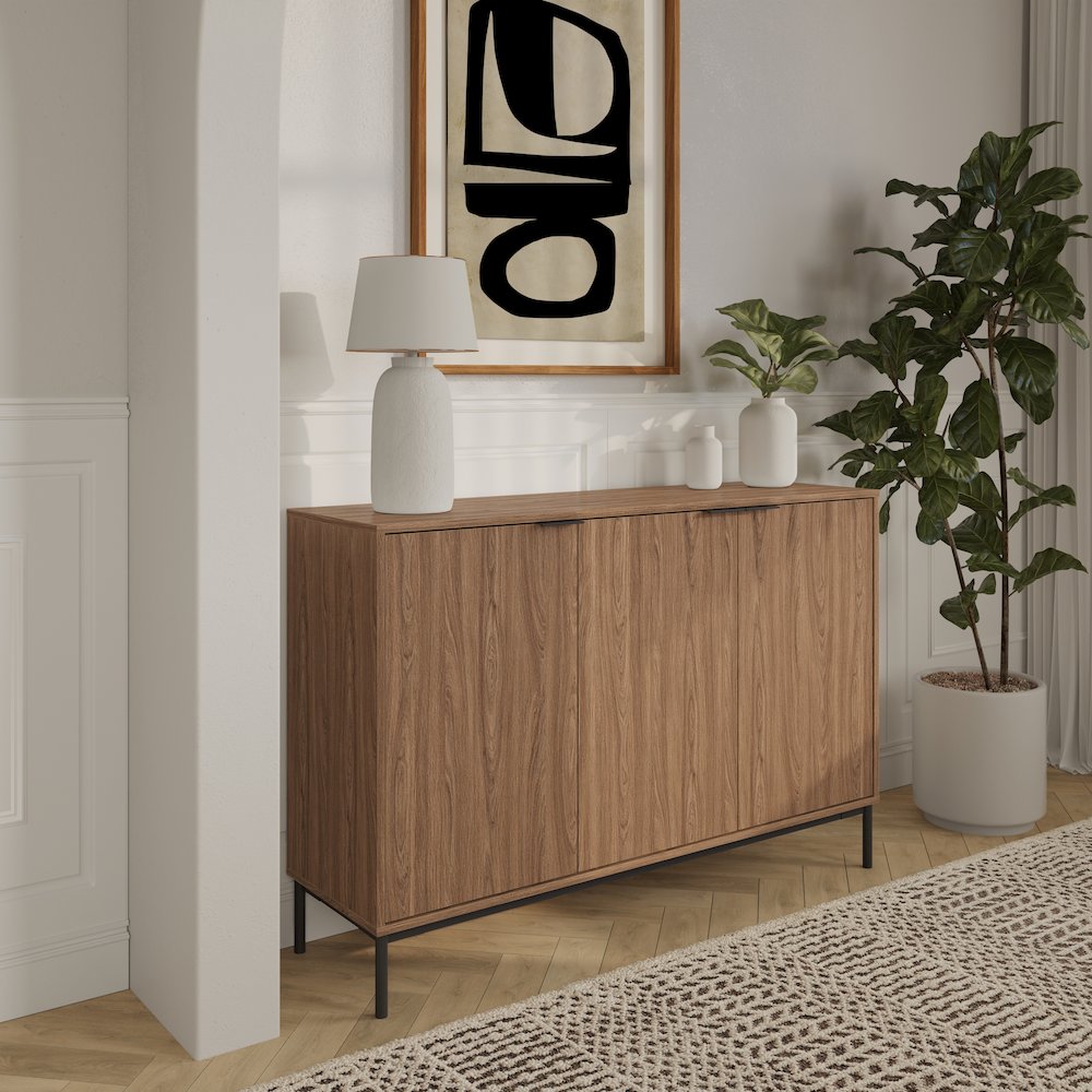 Connor 3-Door Buffet. Picture 2