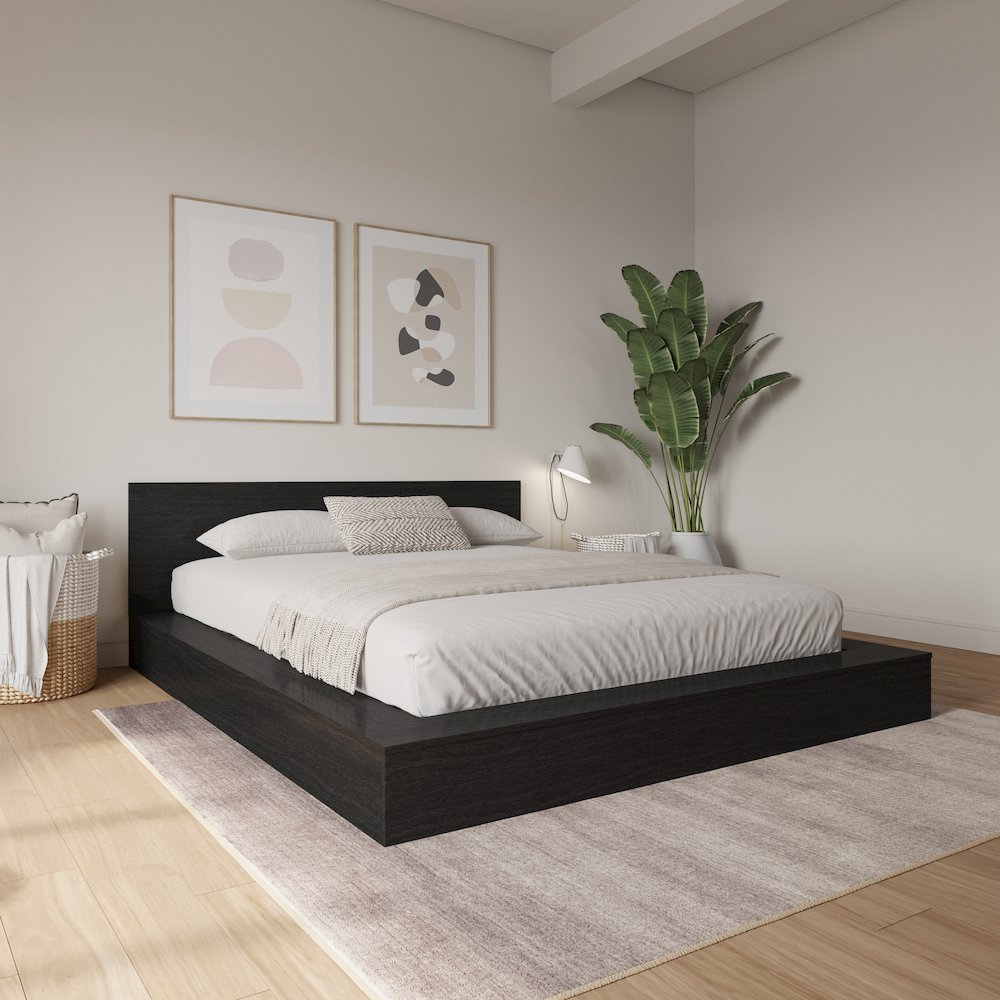Kanso Low Platform Bed Set in Black Karsima. Picture 4