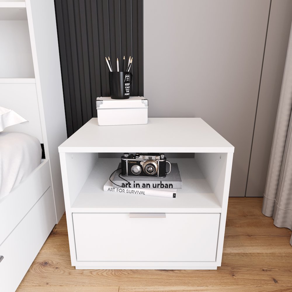 Hunter Nightstand. Picture 3