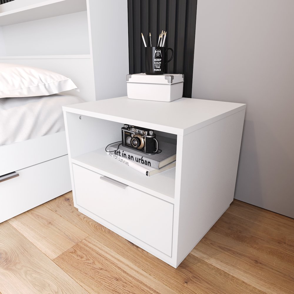 Hunter Nightstand. Picture 4