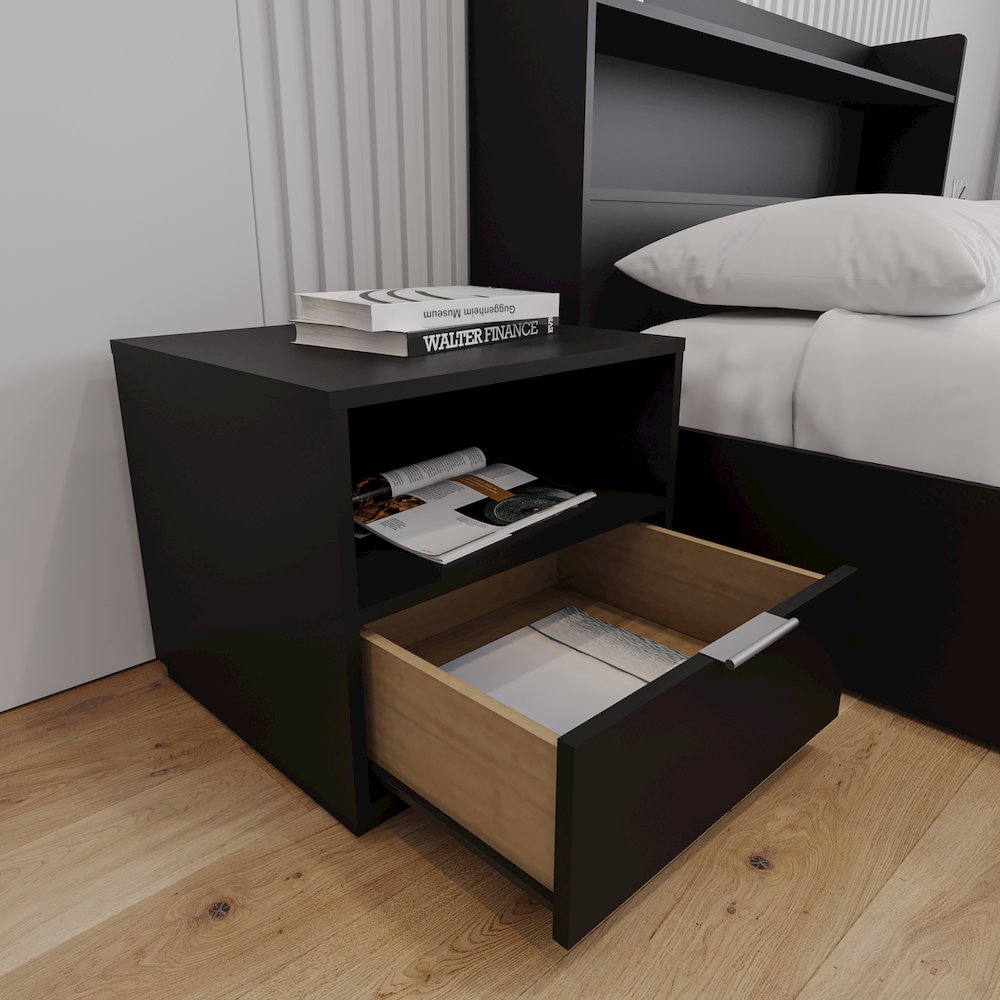 Hunter Nightstand. Picture 5