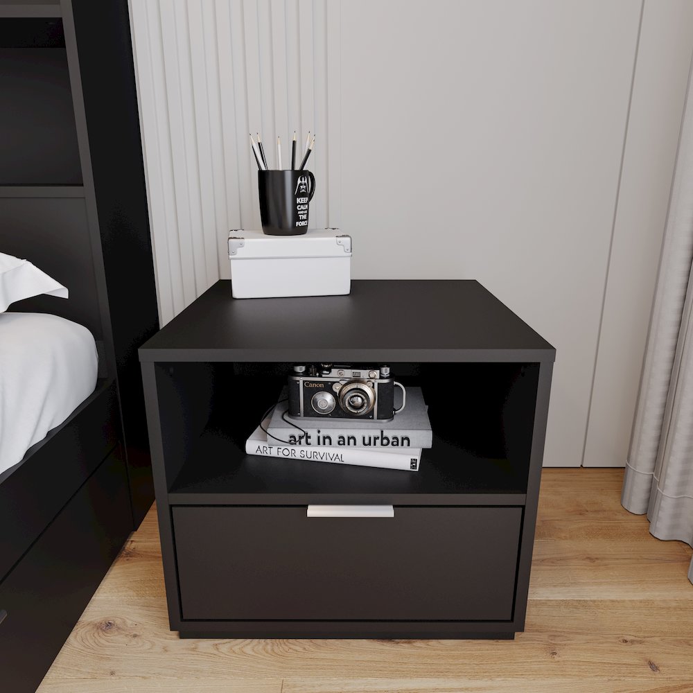 Hunter Nightstand. Picture 3