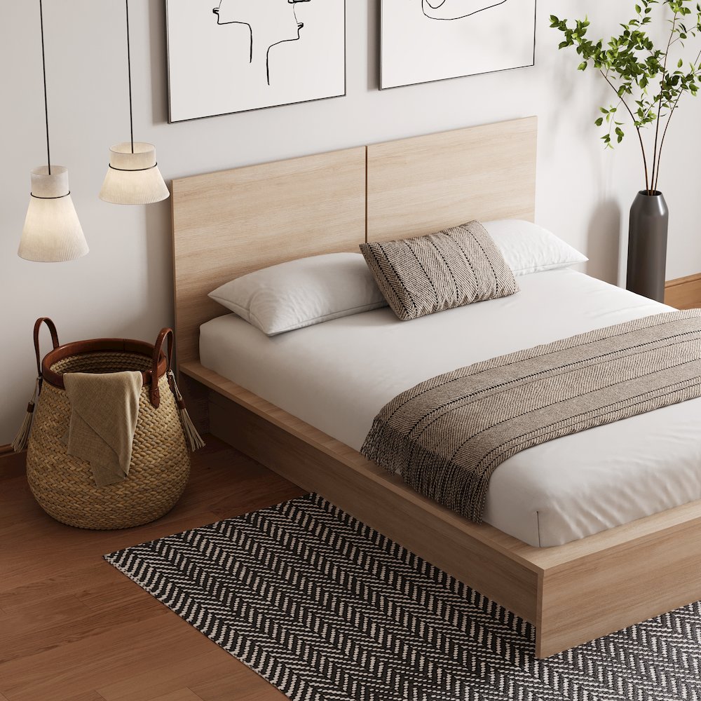 James Platform bed with Headboad. Picture 1