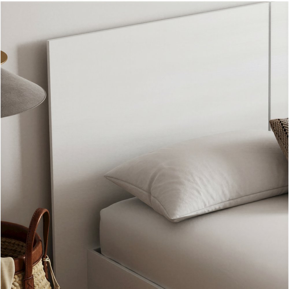Milano Platform Bed Set. Picture 5