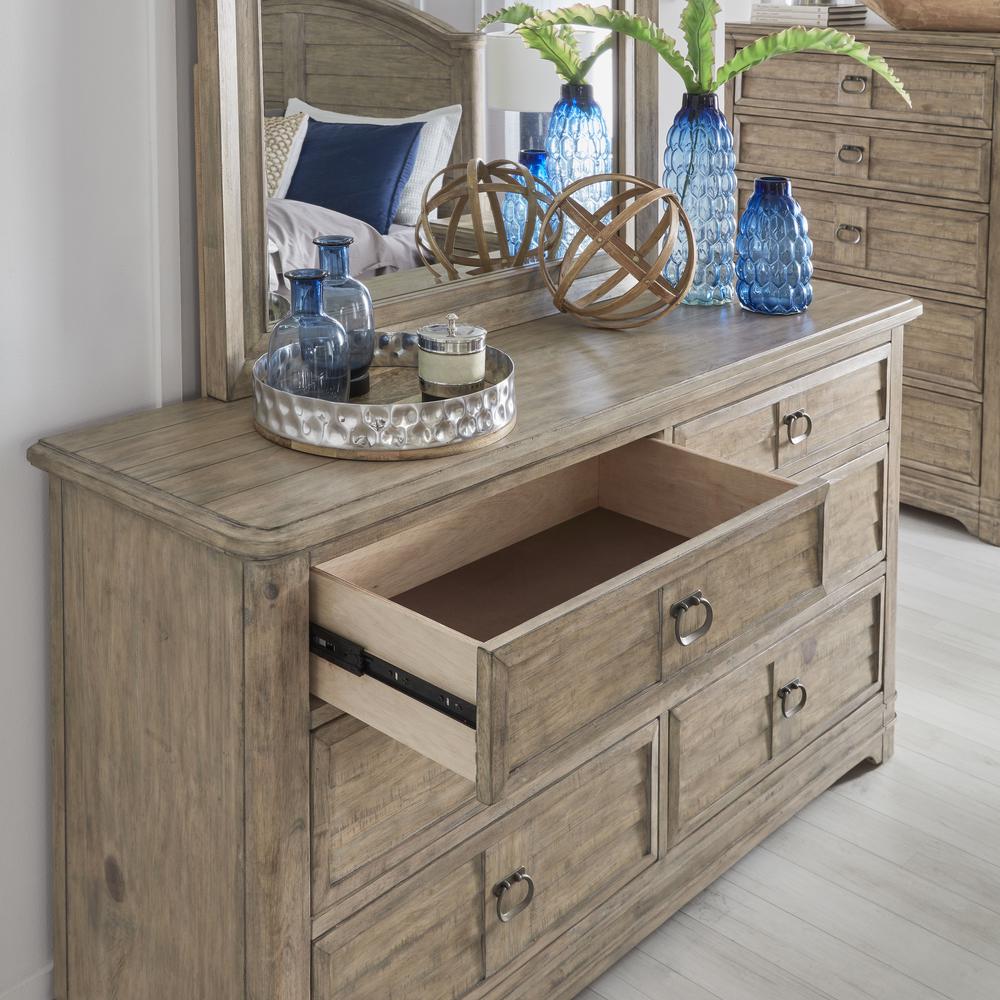Meadowbrook Dresser and Mirror - Antique Sand. Picture 4