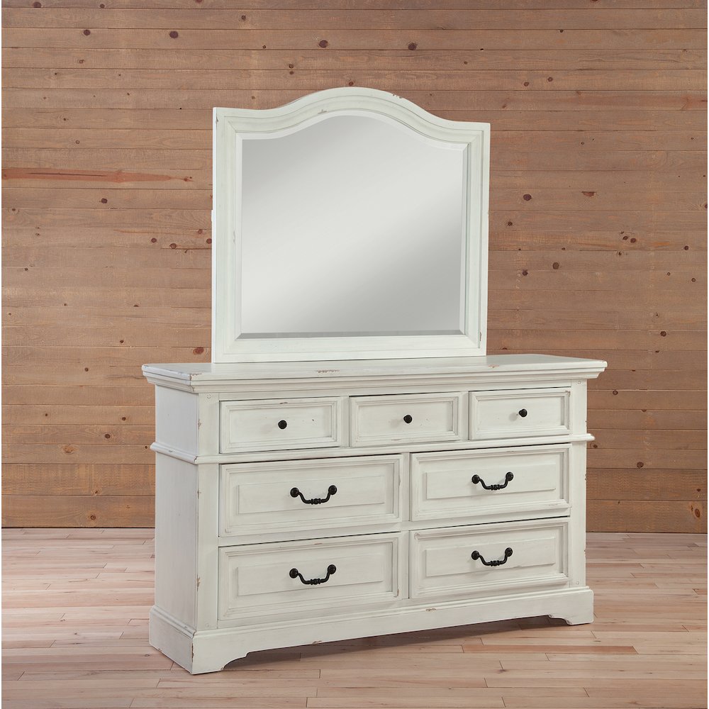 Stonebrook Dresser with Mirror - Distressed Antique White. Picture 4