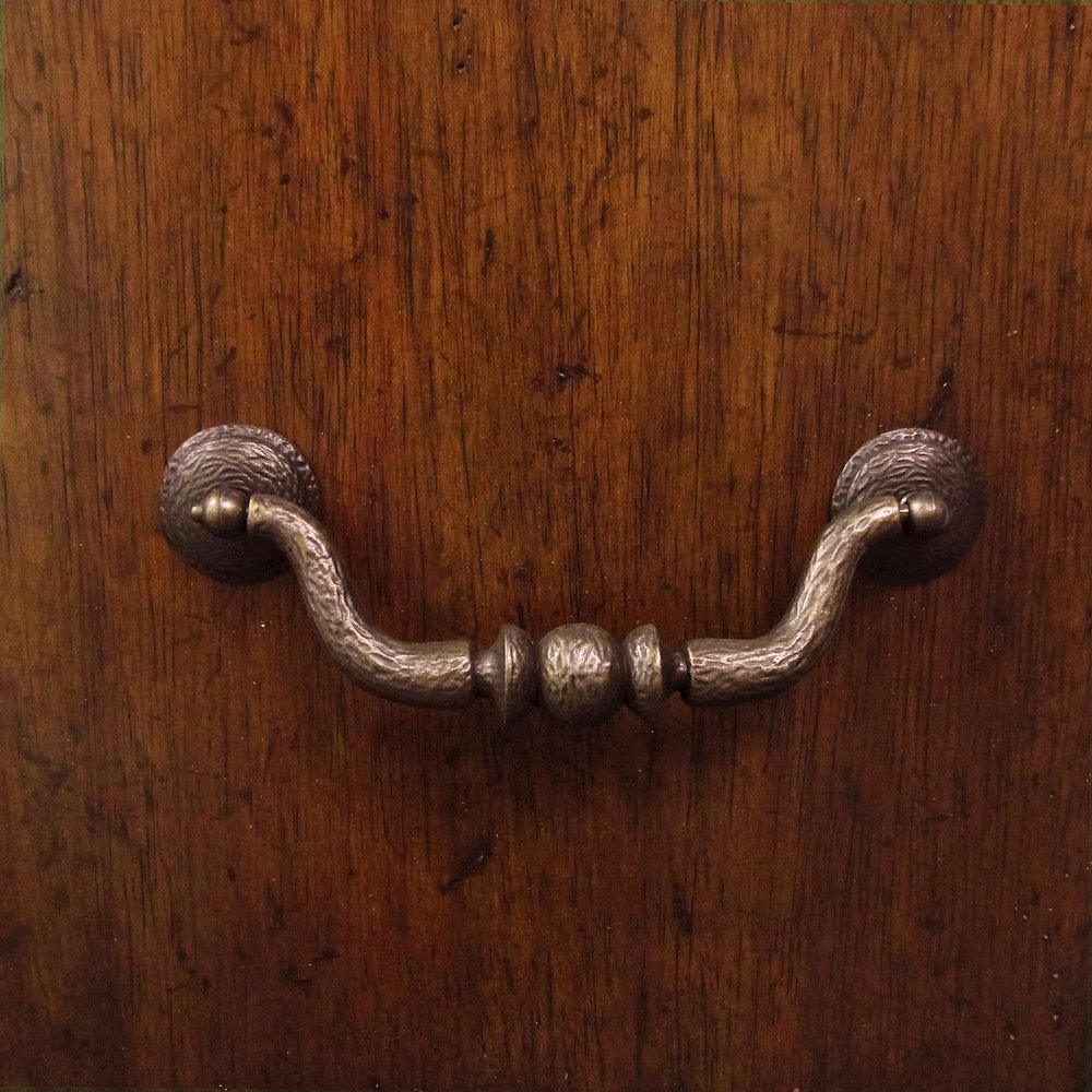 Stonebrook Dresser with Mirror - Tobacco Finish. Picture 2