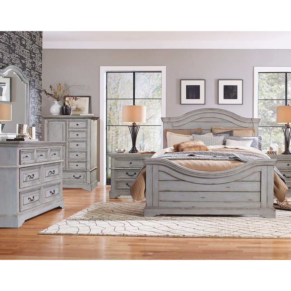 Stonebrook Queen Panel Bed - Light Distressed Antique Gray. Picture 2
