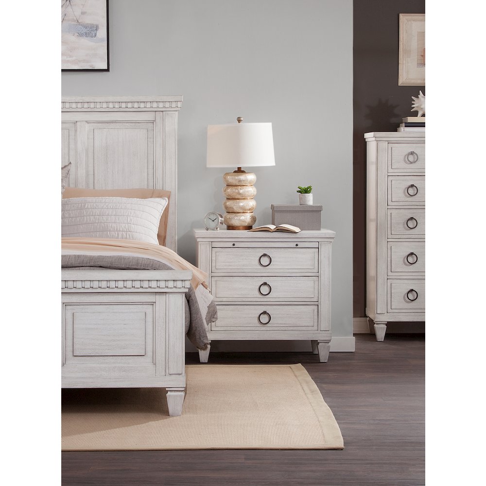 Salter Path Queen Bed - White Grain. Picture 6